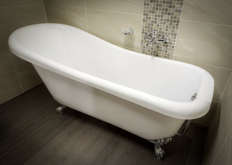 Scafell's master ensuite bathroom