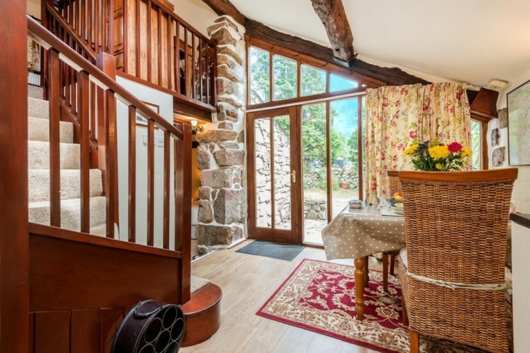 Stanley Ghyll large, light entrance and dining area