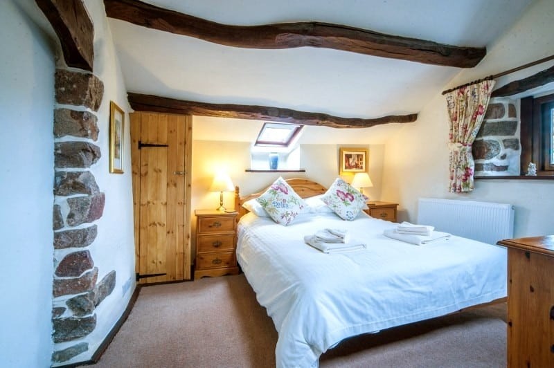 Wrynose bedroom, with skylight for star gazing!