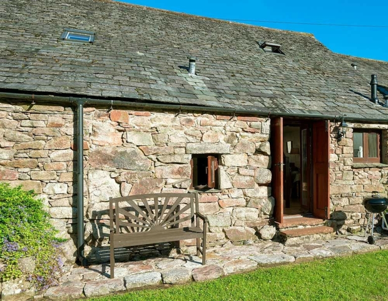 Hardknott Cottage - view through the backdoor from the garden