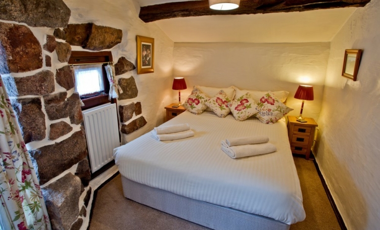 Sleep well - luxury linen and kingsize bed
